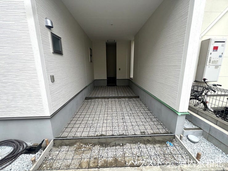 インナーガレージの奥は物置になっています。