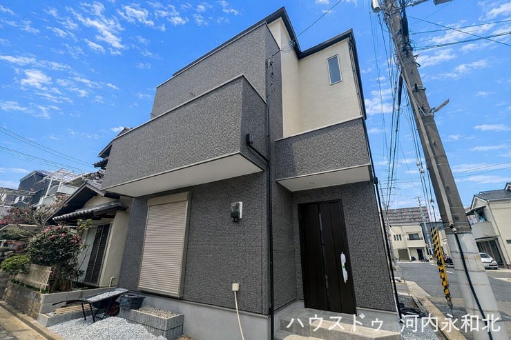 【外観】
青空に映えるスタイリッシュな外観!