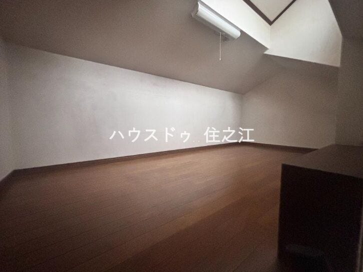 屋根裏収納ございます