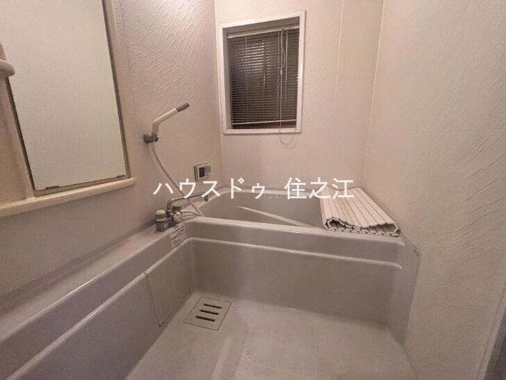 お子様と一緒にバスタイムを楽しめる広々浴室