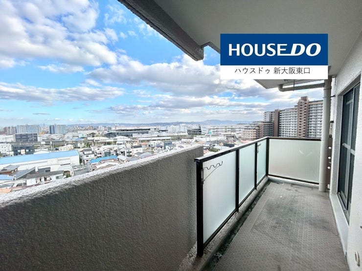 東向きのバルコニー