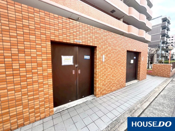 【敷地内ゴミ置き場】