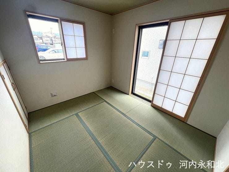 ゴロンと寝転べる和室は、お子様の遊び場や客間に最適♪