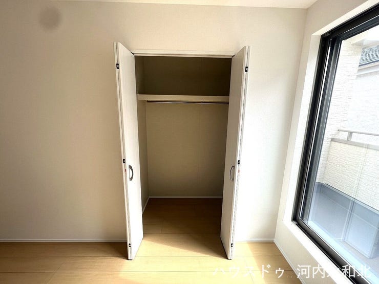 季節物の衣類もスッキリ収納できます◎