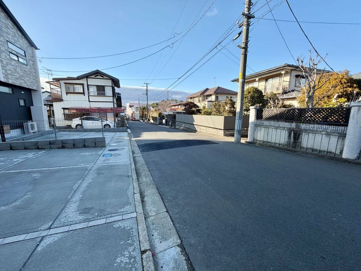 前面道路は6.2mになります。