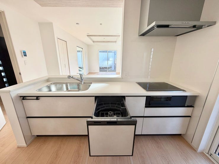 後片付けもラクラクな食器洗乾燥機付♪