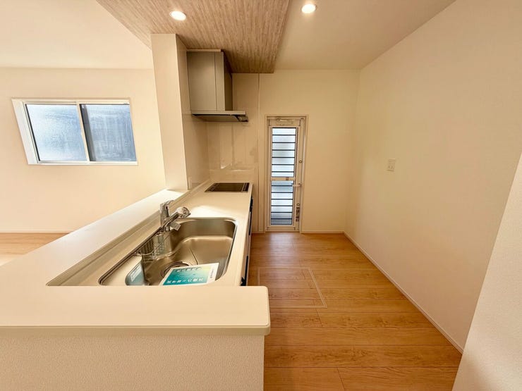 料理をしながらでもご家族との会話を楽しめる対面キッチン♪