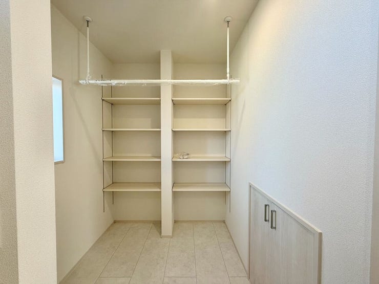 洗面所にこれだけの収納があると、生活感をしっかり隠せます♪