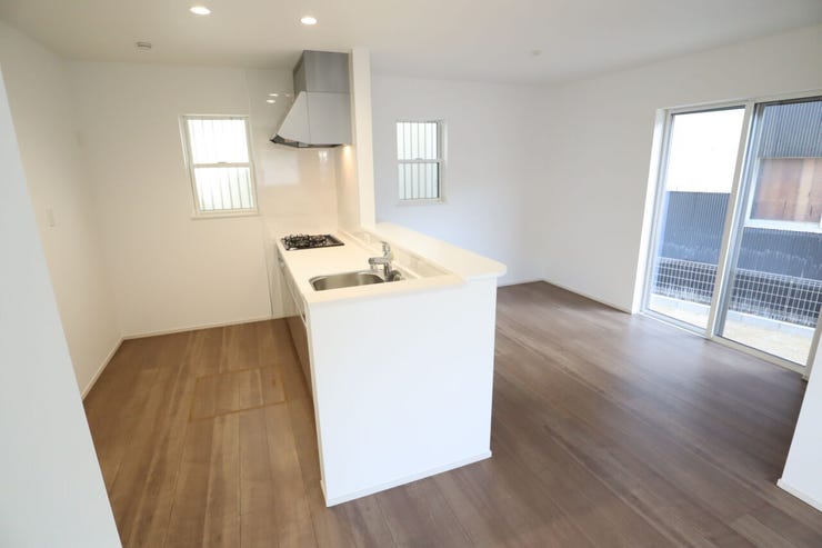 リビング 同仕様
明るく開放的なリビング広々♪
一家団欒の時間が増えそうです♪