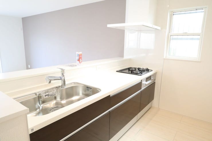 キッチン 同仕様
使い勝手の良いシステムキッチン♪
家族の様子を見守りながらお料理ができます♪