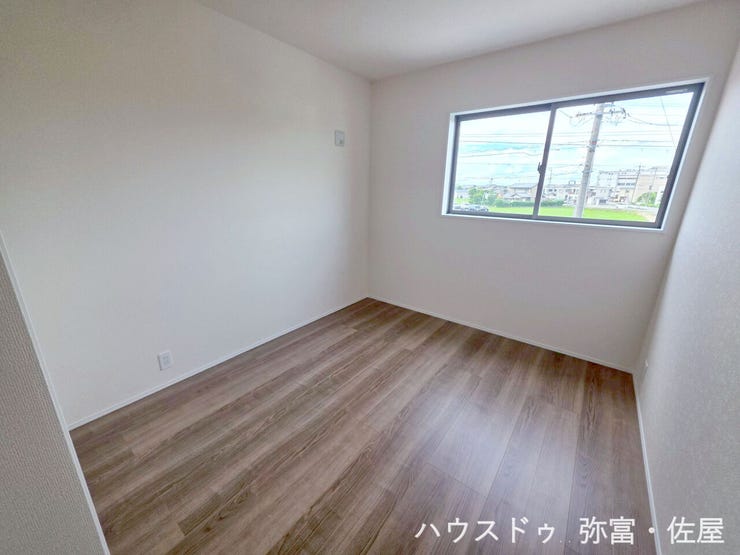 約5.4帖の北西側洋室☆