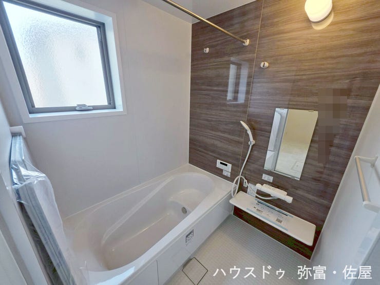 明るく広々とした1坪タイプのユニットバス♪一日の疲れを癒してくれる大切な空間になります!!