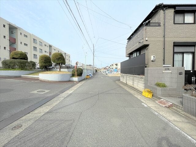 ・アオキスーパー一色新町店まで徒歩5分(約400m)
・ココカラファイン大当郎店まで徒歩7分(約490m)
・スギ薬局 中川一色新町店まで徒歩9分(約680m)