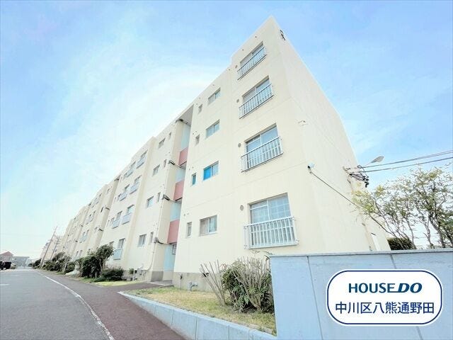 【外観】
【三日月住宅2号棟】
近鉄名古屋線/伏屋駅まで徒歩15分
・名古屋市立五反田小学校まで徒歩5分(約330m)
・名古屋市立一色中学校まで徒歩6分(約450m)