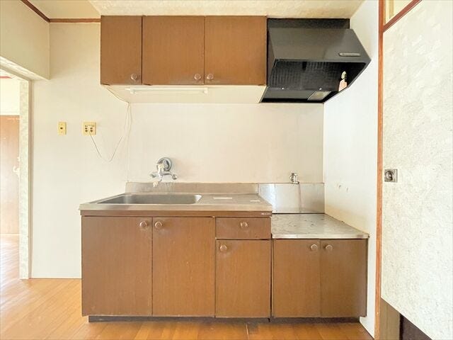 シンプルで使いやすいキッチン。
自分好みにアレンジできる余白があります。