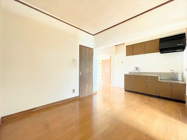 背面式キッチンなのでスッキリとした印象をうけます♪