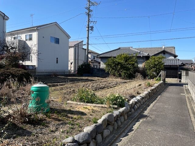 新川中学校徒歩4分通学安心♪コンビニやスーパー近く!生活環境充実しています!