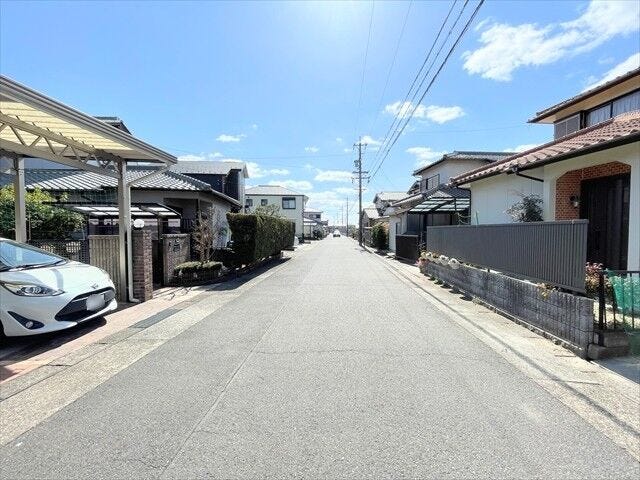 ・スーパーマーケットバロー千音寺店まで徒歩11分(約880m)
・アズパークまで徒歩12分(約930m)
・サンドラッグ 千音寺店まで徒歩12分(約890m)