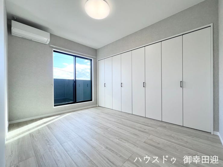 ■2階6帖洋室■心からリラックスできる静けさ、上質な眠りで、毎日をリセットします。明日への活力を養う空間です。