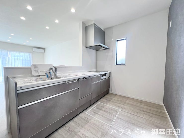 ■家族の「美味しい」が集まる舞台■高い機能性と美しいデザインを両立。料理する人も、待つ人も、笑顔になれる場所です。