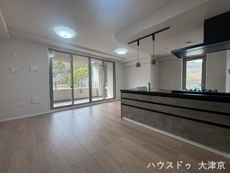 家族との会話が弾む対面スタイル。洗練されたデザインが彩る日常♪