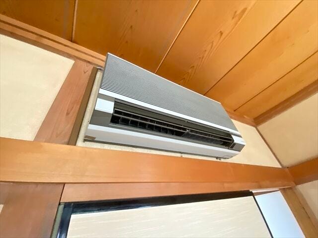 エアコン設置済で暑い夏も安心です。