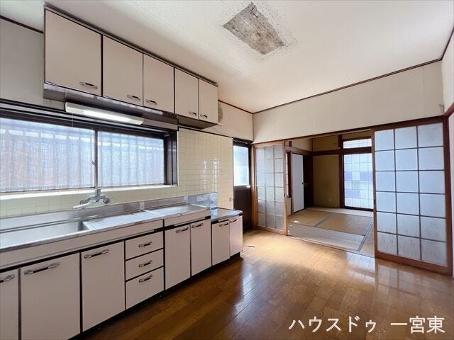 玄関廊下からも、和室からも出入りが可能な和室◎家事動線もスムーズですね。