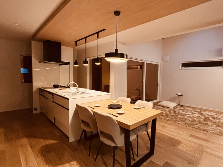 室内(2026年3月)撮影
◎本日案内可能◎
キッチンやリビングからもご家族に目が届きやすい間取りで安心です♪