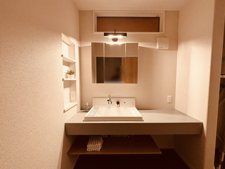 室内(2026年3月)撮影
◎本日案内可能◎
化粧台はカウンター、ニッチにもコンセント設置済みで使い勝手が良いです◎