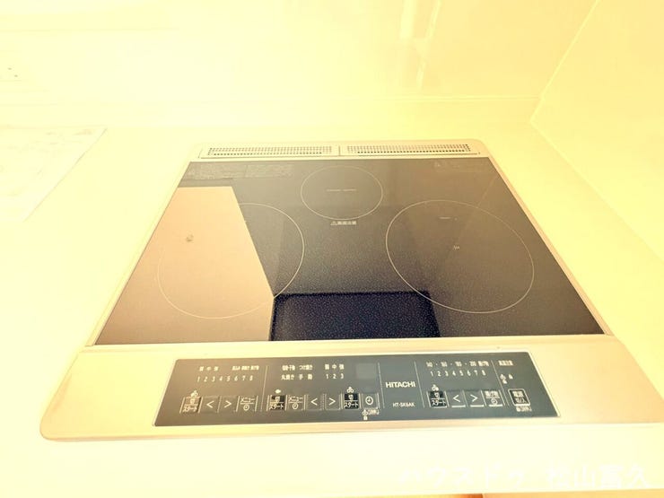 火を使わないフラットな構造のIHクッキングヒーターを採用しており、高い安全性はもちろんのこと、調理後の拭き掃除も簡単でキッチンを常に清潔に保つことができます。