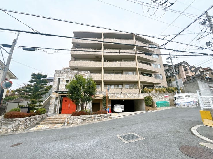 あたたかな陽が差し込み、優しい風が吹き込む陽当り・通風良好な立地です。