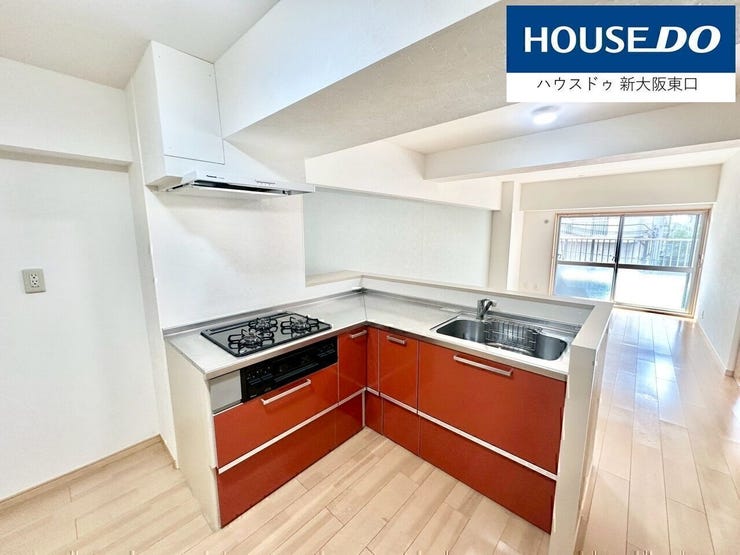 【新調】真っ赤なかっこいいシステムキッチンです!