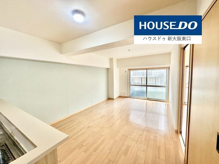 【外観】
広々振り分けタイプ17帖の非常に広い間取りです。
南向きでとても明るい!