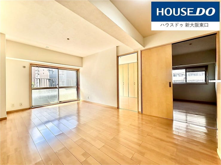 フローリングはしっかりと整備されていて、傾きや異音はございません。ワックスが施されておりピカピカです!