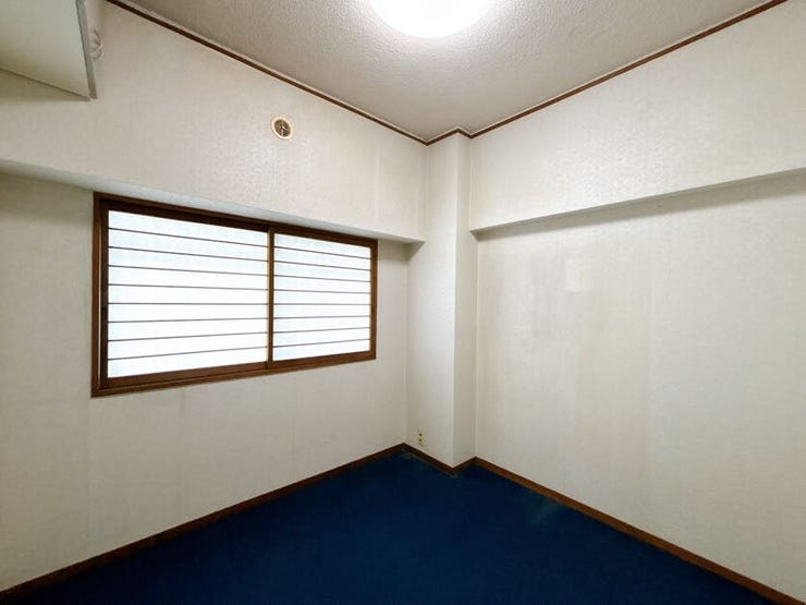 どんな家具にもフィットする床材カラーのお部屋です。