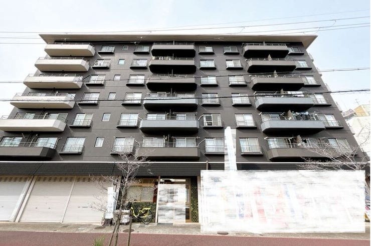 スーパーやコンビニ、幼保・小学校など生活利便施設が充実した立地です。