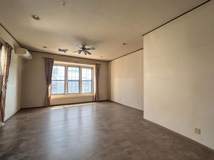 【リビング】
*リビング*
一部CG加工有