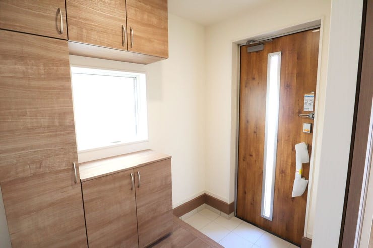 ◇玄関◇ 同仕様
シューズボックス付きの玄関♪
玄関がスッキリとお使いいただけます♪