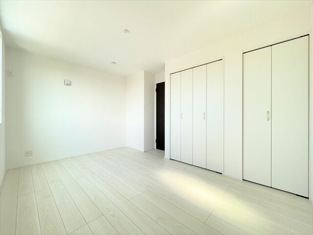 ラックや棚などを設置して、
片付ける作業が自然な生活の中に溶け込む習慣になれば嬉しいですね。
