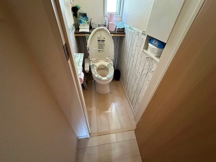 1階トイレ
手洗い付タンク式トイレ