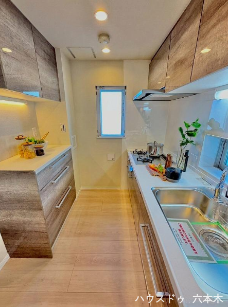 作業スペースも広く、毎日の調理が快適です。