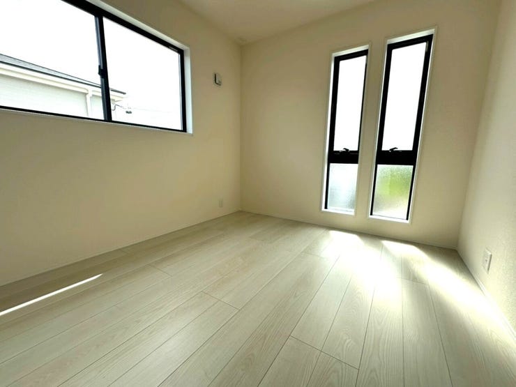 ◆2階5.2帖の洋室は角部屋・二面採光のため陽当たりも良好☆