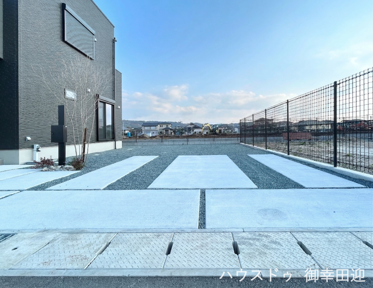 ■車と趣味の幅が広がる場所■単なる駐車スペースではない、洗車やタイヤ交換、DIYにも使える多目的な屋外スペースです。