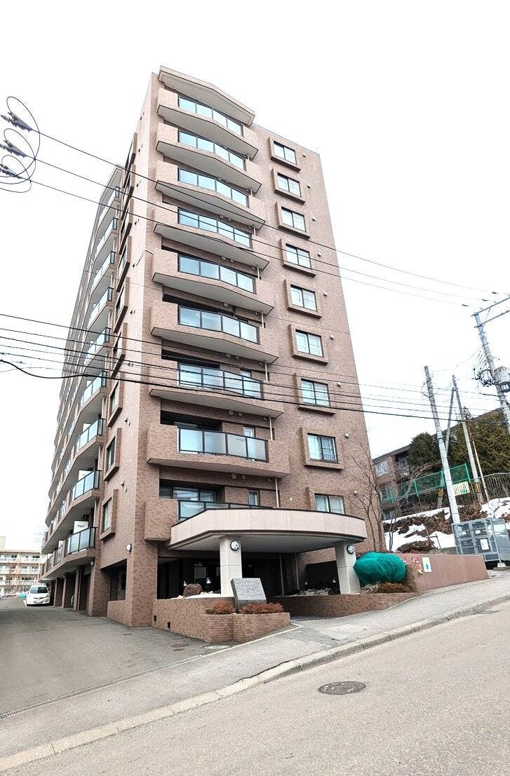 【外観】
【外観写真】
〇駐車場(敷地内空き有り)
〇アフターサービス保証付き