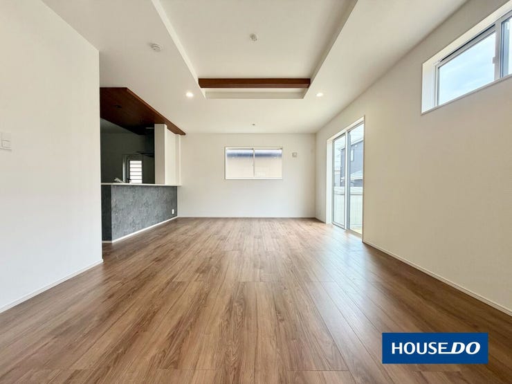 ご家族みんながゆったりくつろげる広々18.5帖リビング♪