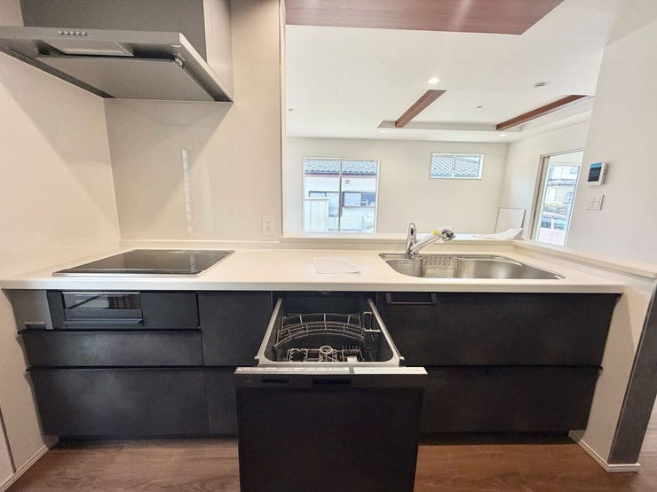 朝食準備、送り迎え…と忙しい朝に、ママ大助かりの食器洗浄機♪