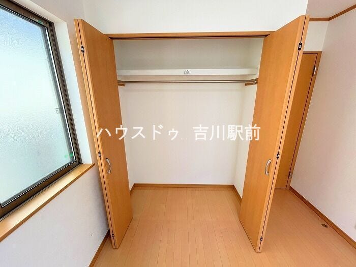寝室全部屋クローゼットあり
