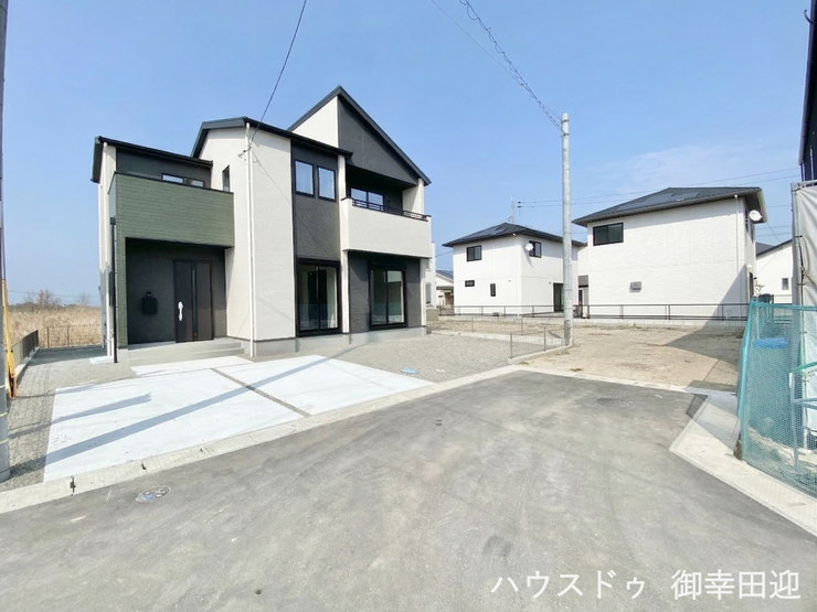 ■理想を叶える新しい暮らしの舞台■高いデザイン性と機能性を兼ね備えた住まい。ここで、家族の新しい物語が始まります。