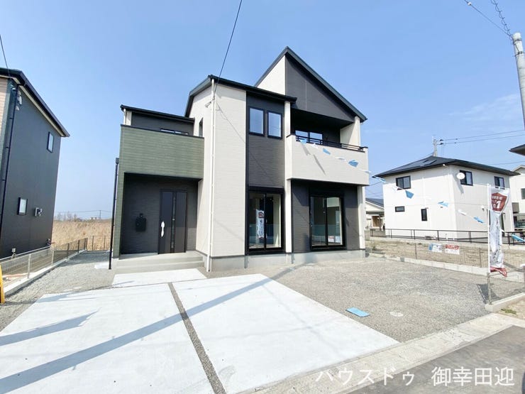 ■車と趣味の幅が広がる場所■単なる駐車スペースではない、洗車やタイヤ交換、DIYにも使える多目的な屋外スペースです。