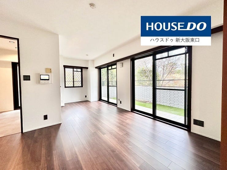 【外観】
北西向きに専用庭がある14.3帖のLDK